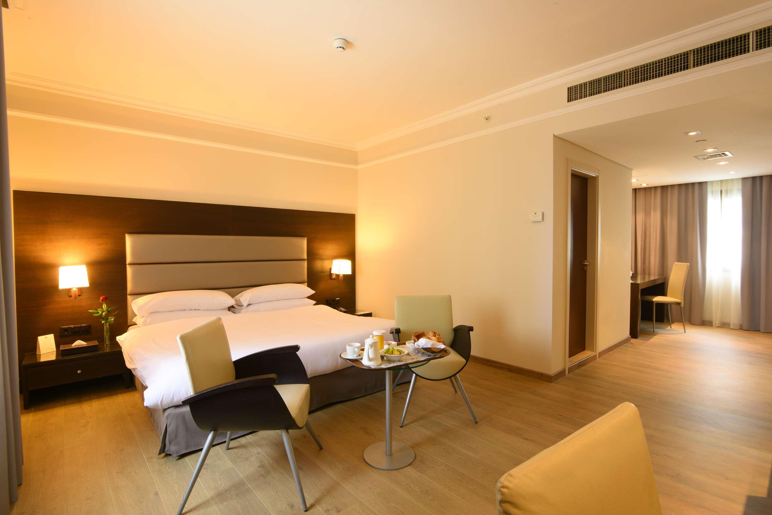 รามาดา บาย วินด์แฮม ดาวน์ทาวน์ เบรุต Hotel ภายนอก รูปภาพ