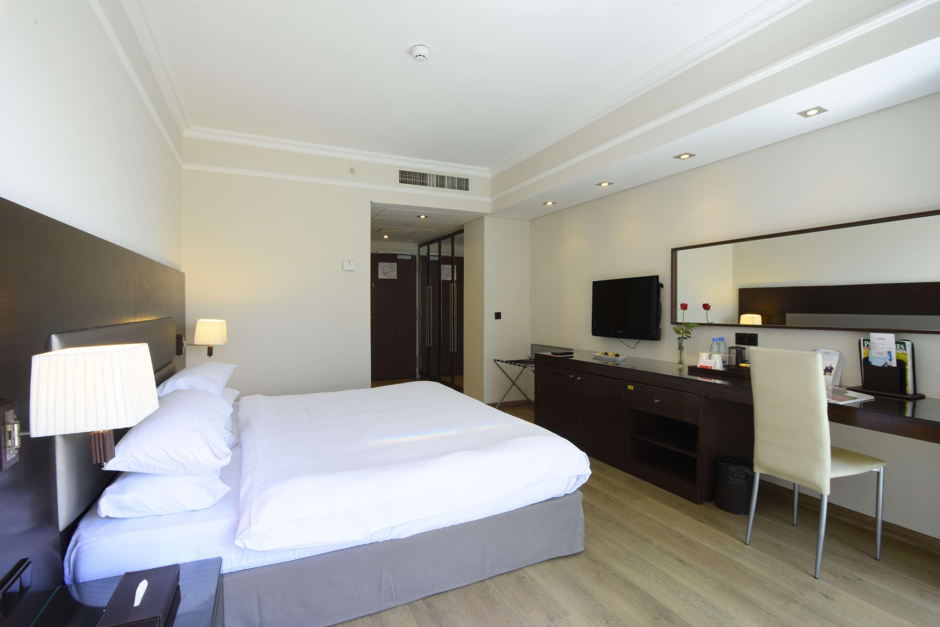 รามาดา บาย วินด์แฮม ดาวน์ทาวน์ เบรุต Hotel ภายนอก รูปภาพ