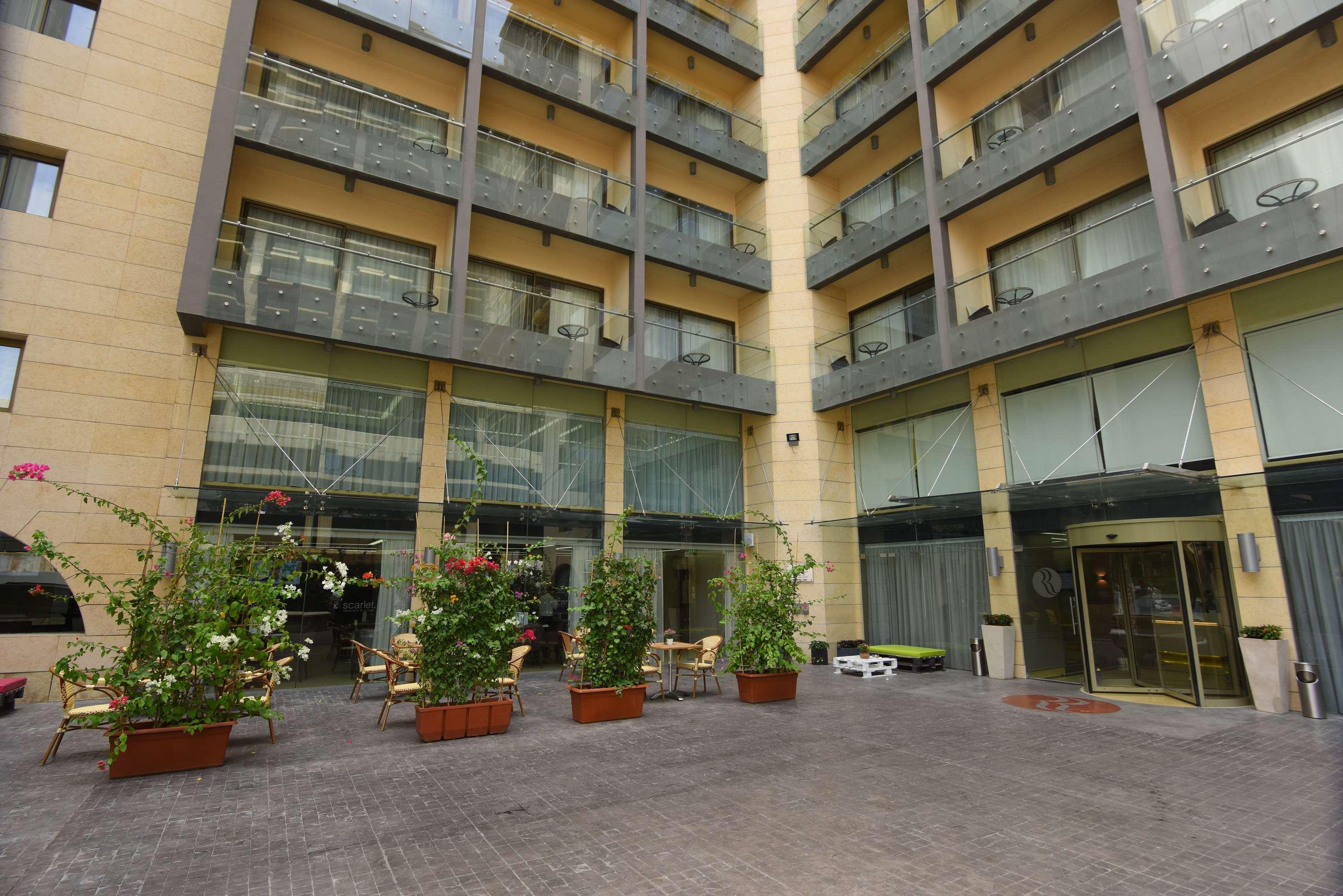 รามาดา บาย วินด์แฮม ดาวน์ทาวน์ เบรุต Hotel ภายนอก รูปภาพ
