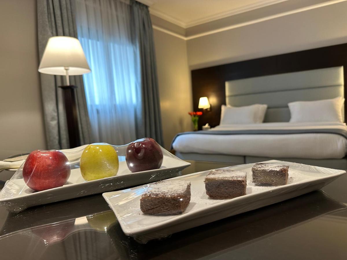รามาดา บาย วินด์แฮม ดาวน์ทาวน์ เบรุต Hotel ภายนอก รูปภาพ
