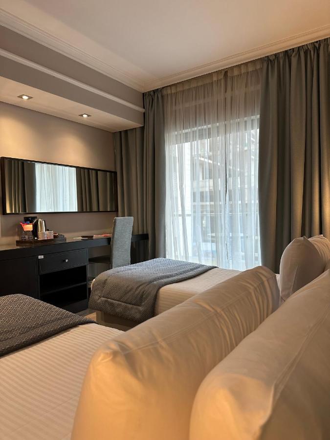 รามาดา บาย วินด์แฮม ดาวน์ทาวน์ เบรุต Hotel ภายนอก รูปภาพ