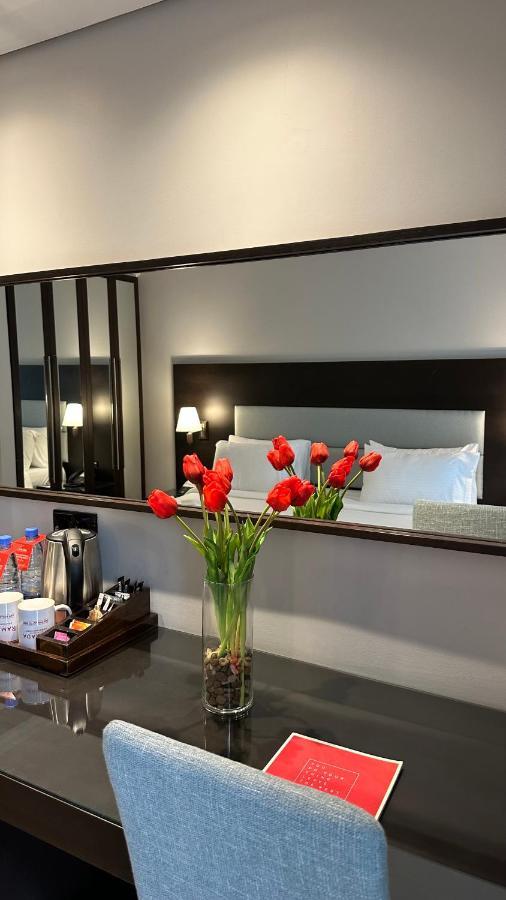 รามาดา บาย วินด์แฮม ดาวน์ทาวน์ เบรุต Hotel ภายนอก รูปภาพ