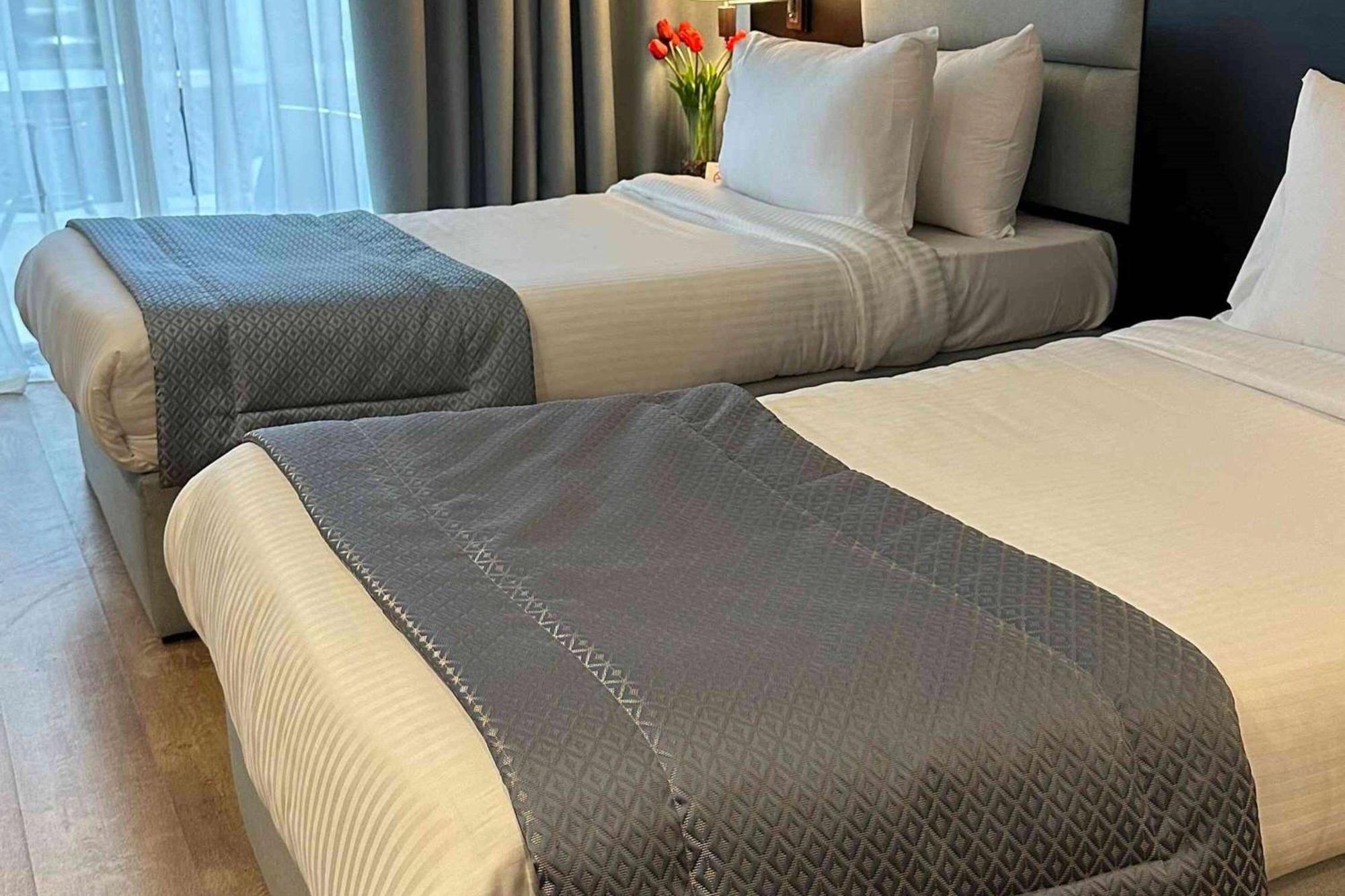 รามาดา บาย วินด์แฮม ดาวน์ทาวน์ เบรุต Hotel ภายนอก รูปภาพ