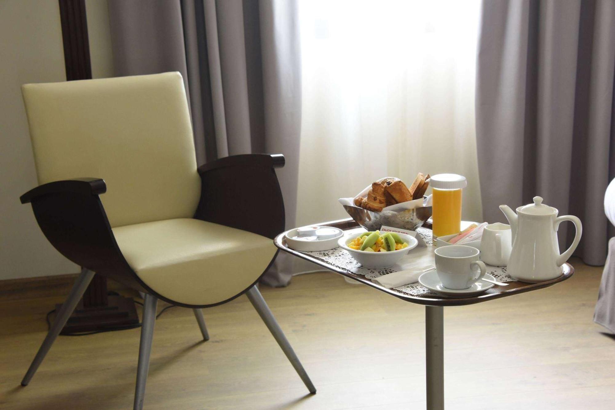 รามาดา บาย วินด์แฮม ดาวน์ทาวน์ เบรุต Hotel ภายนอก รูปภาพ