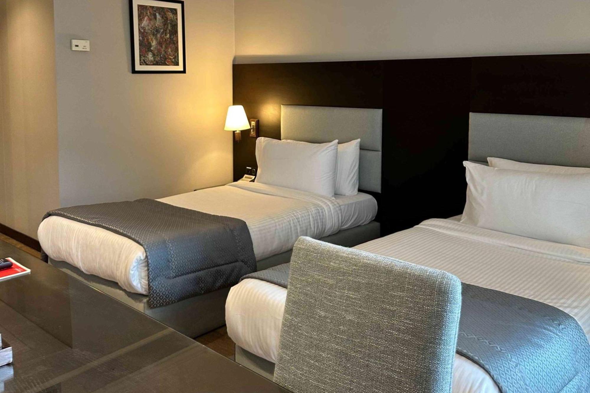 รามาดา บาย วินด์แฮม ดาวน์ทาวน์ เบรุต Hotel ภายนอก รูปภาพ