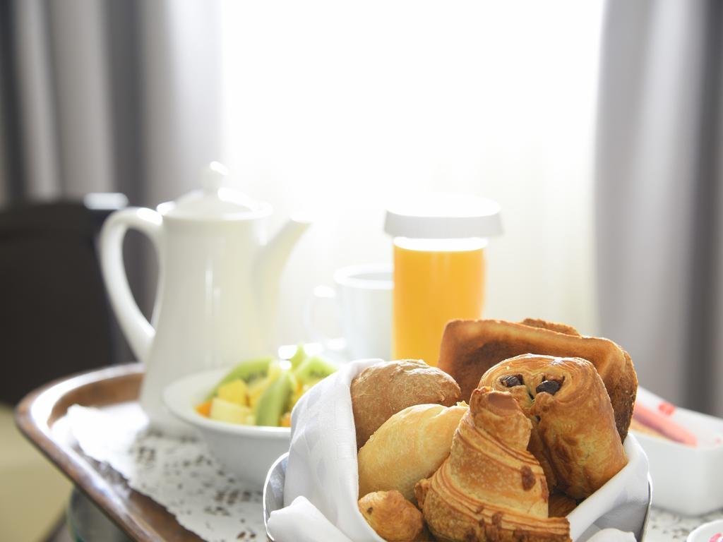 รามาดา บาย วินด์แฮม ดาวน์ทาวน์ เบรุต Hotel ภายนอก รูปภาพ